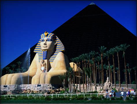 pyramiden hotel las vegas.